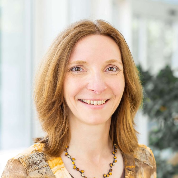 Angela Müller-Halbach